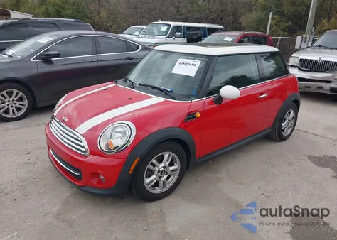 2013 Mini Hardtop Cooper z USA, uszkodzony, nr VIN WMWSU3C57DT684200